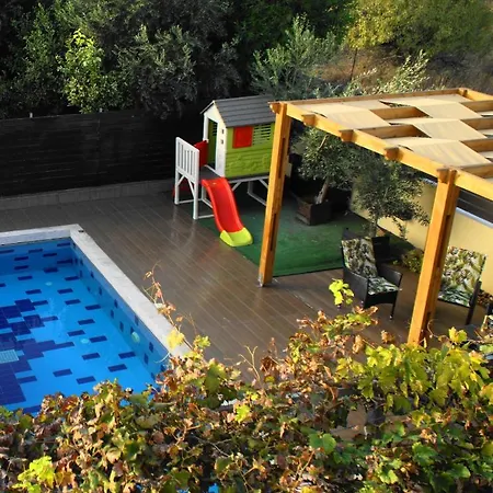 Villa The Blue Leaf Family *