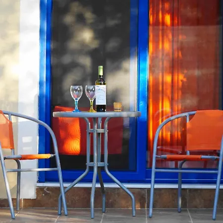 The Blue Leaf Family