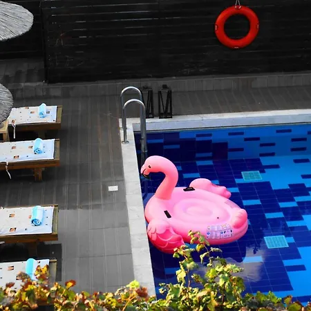 Вилла The Blue Leaf Family *